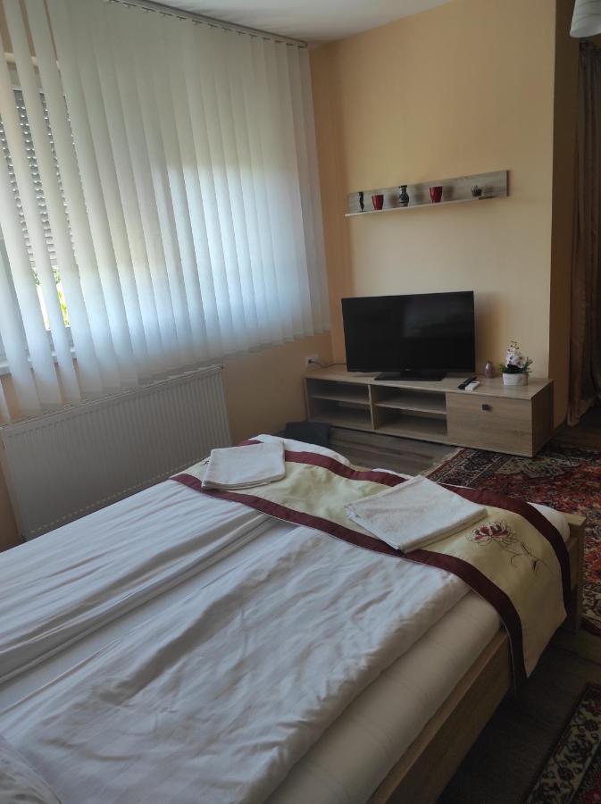 Maros Vendeghaz Hotel Morahalom Ngoại thất bức ảnh