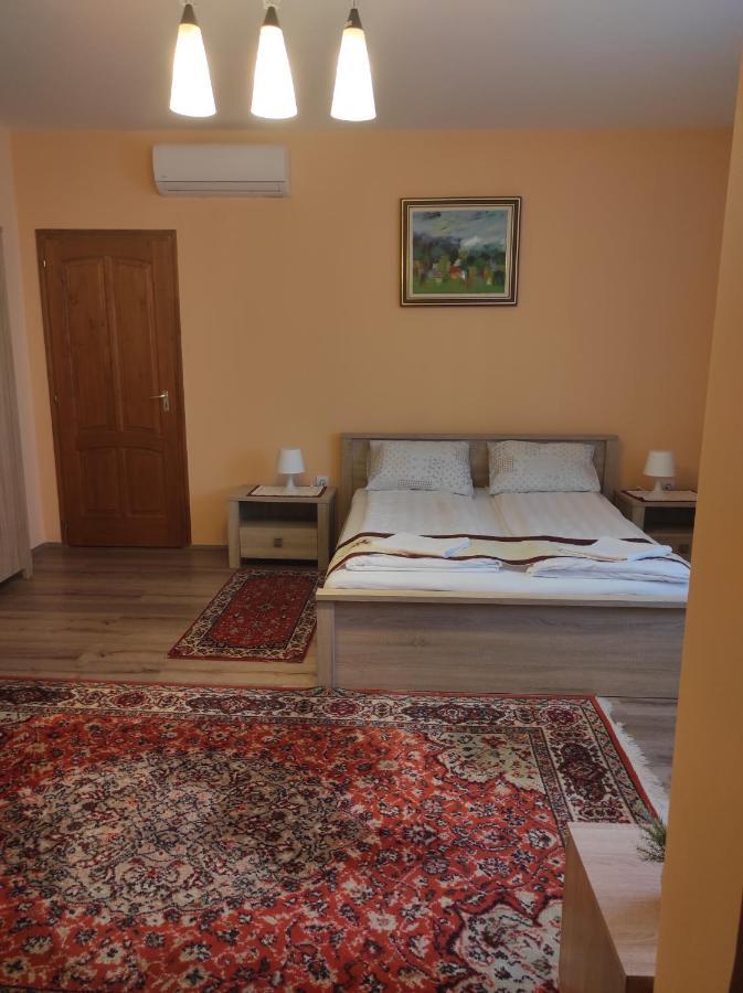 Maros Vendeghaz Hotel Morahalom Ngoại thất bức ảnh